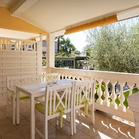In Near The Sea And Beaches Apartment Porec