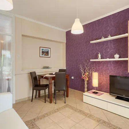 Apartment In Near The Sea And Beaches *