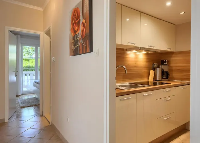 In Near The Sea And Beaches Apartament *