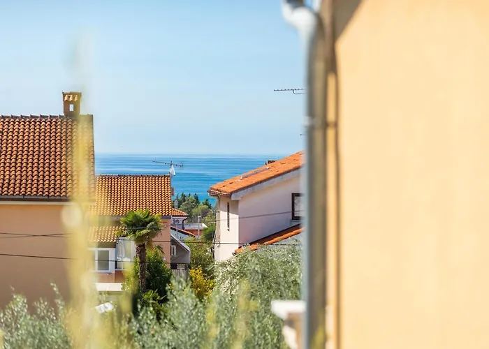In Near The Sea And Beaches Poreč